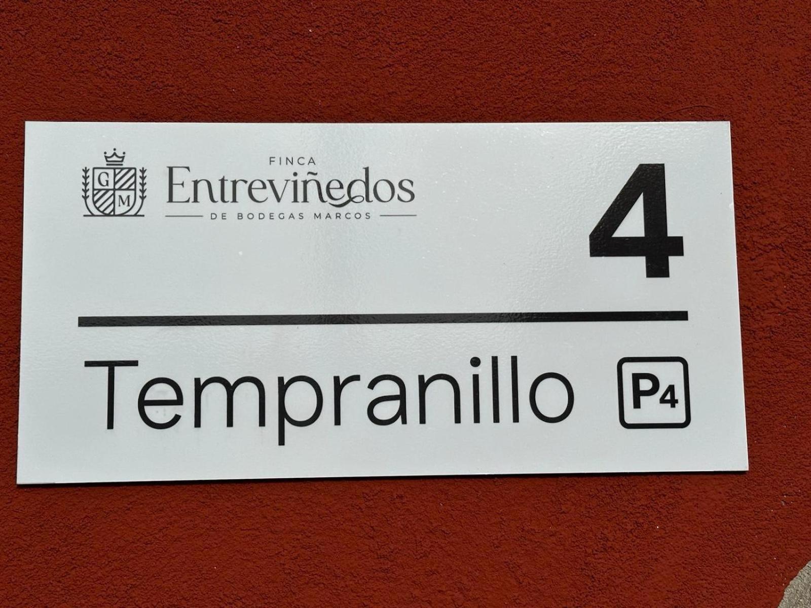 Finca Entrevinedos De Bodegas Marcos Peñafiel Eksteriør bilde